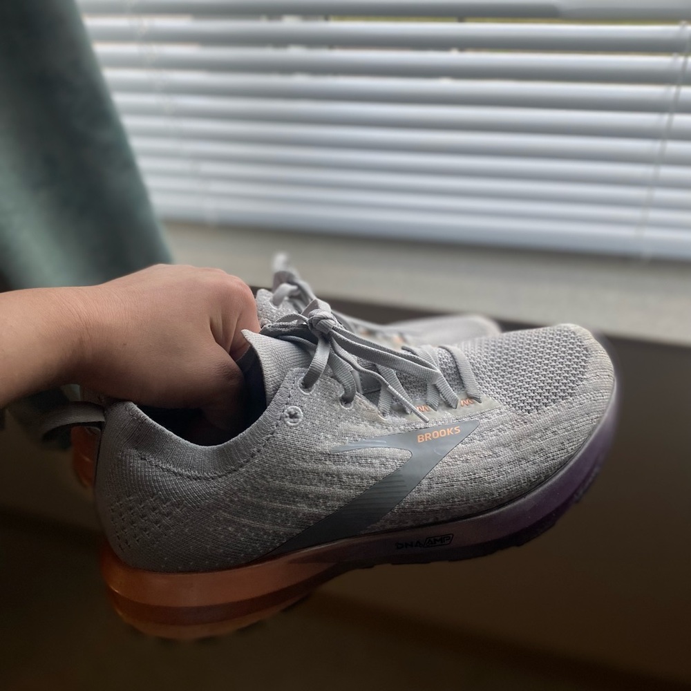 Brooks Womens Levitate 3 Running Shoe